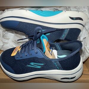 Skechers Go Walk Arch 2.0 Valencia Blue Aqua Athletic Shoes women’s size 5-NWT